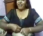 Idian Bbw Tit Fuck - Two Indian BBWs kissing and titty sucking - Pornjam.com