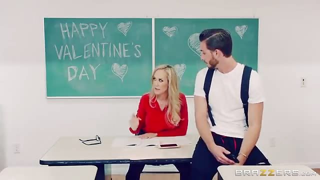 Sexy blonde teached fucks student on Valentine's day - Pornjam.com